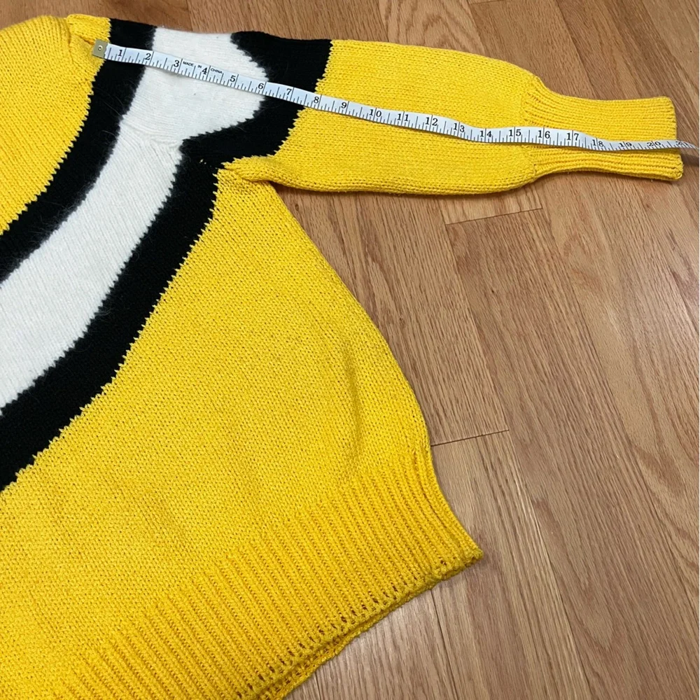 Vintage Maurada Pop Art Yellow Sweater - Picture 10 of 10